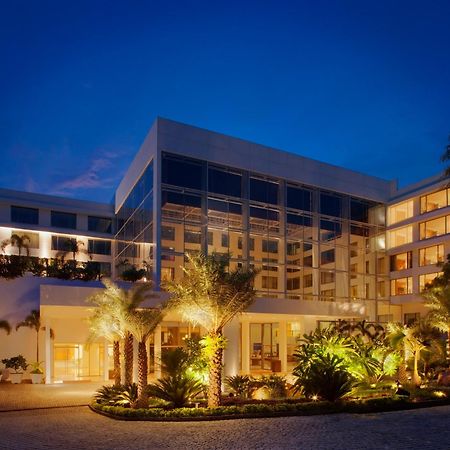 Radisson Blu Plaza Hotel Hyderabad Banjara Hills Extérieur photo The hotel at night