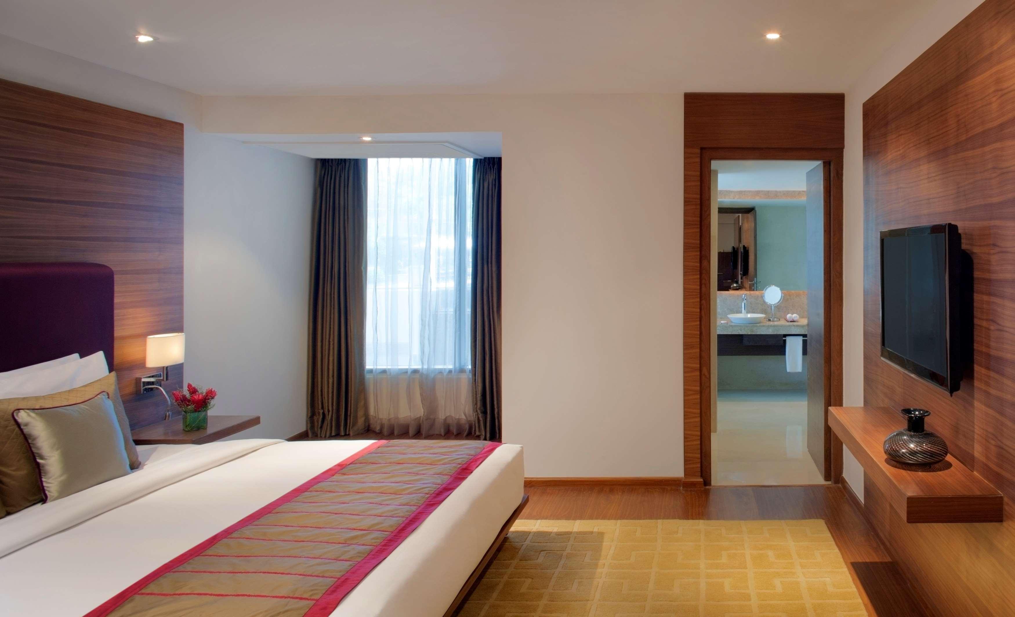 Radisson Blu Plaza Hotel Hyderabad Banjara Hills Extérieur photo A room at the Taj Bengal