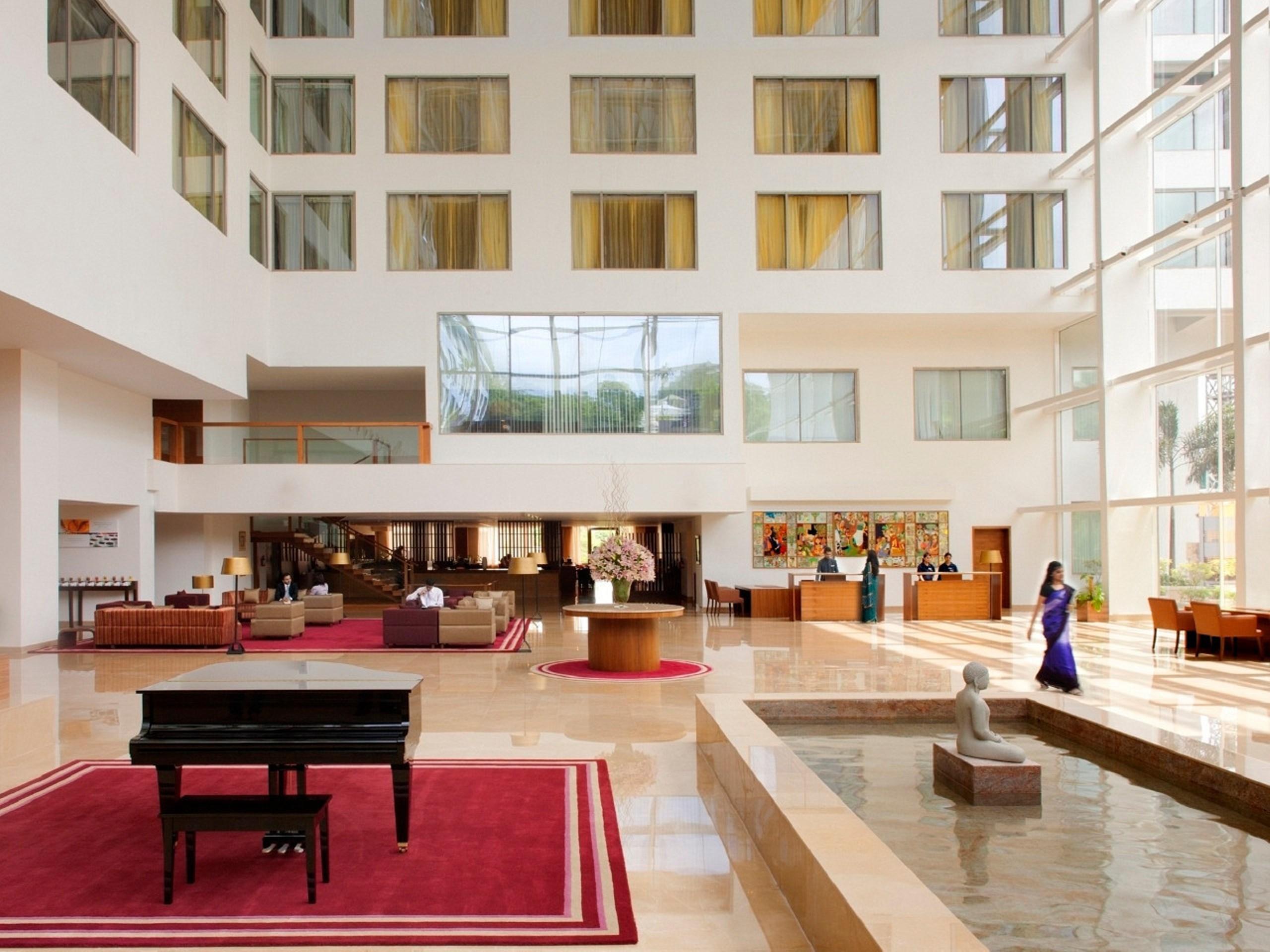 Radisson Blu Plaza Hotel Hyderabad Banjara Hills Extérieur photo The lobby of the Taj Mahal Palace, Mumbai
