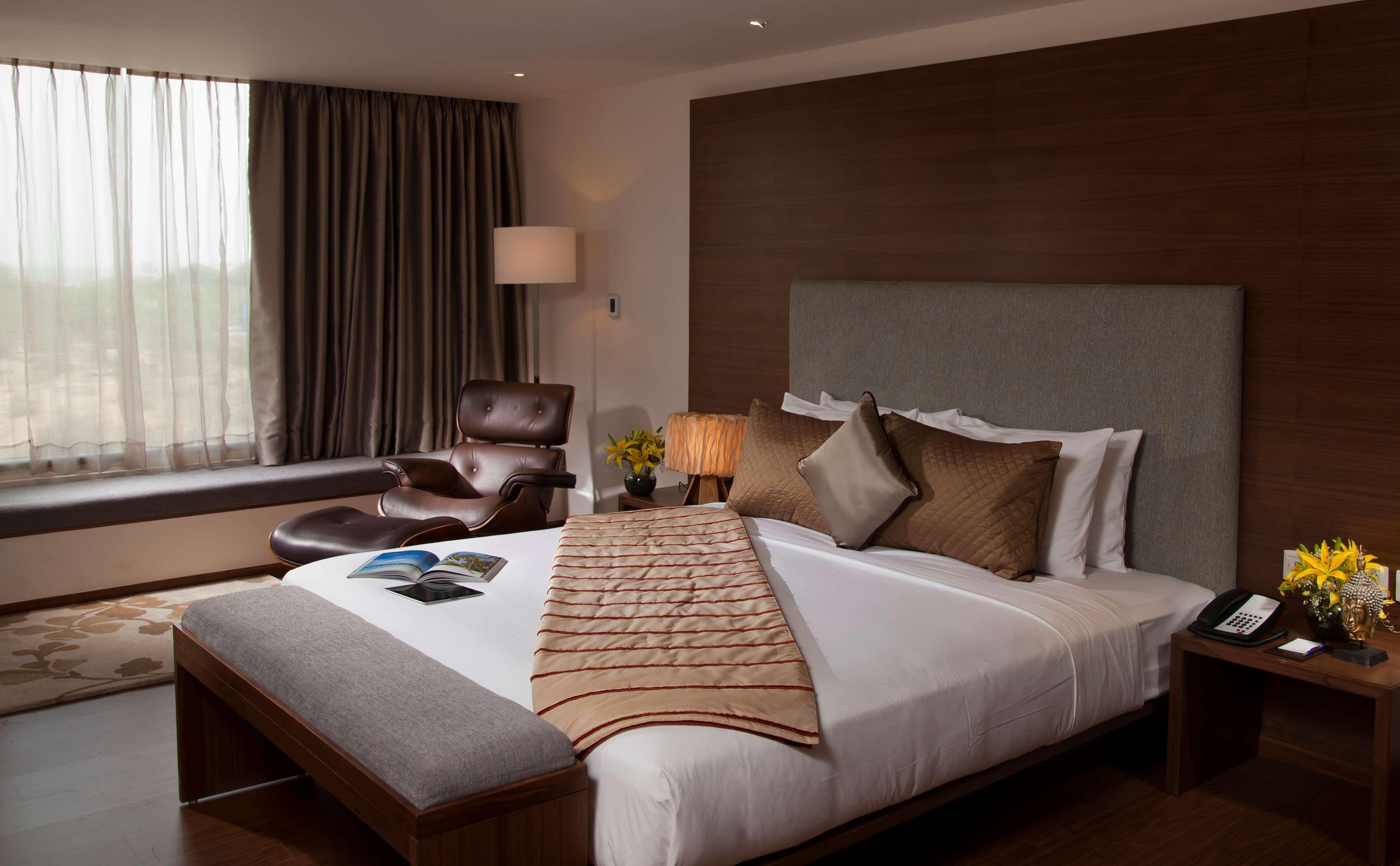 Radisson Blu Plaza Hotel Hyderabad Banjara Hills Chambre photo A room at the Taj Bengal