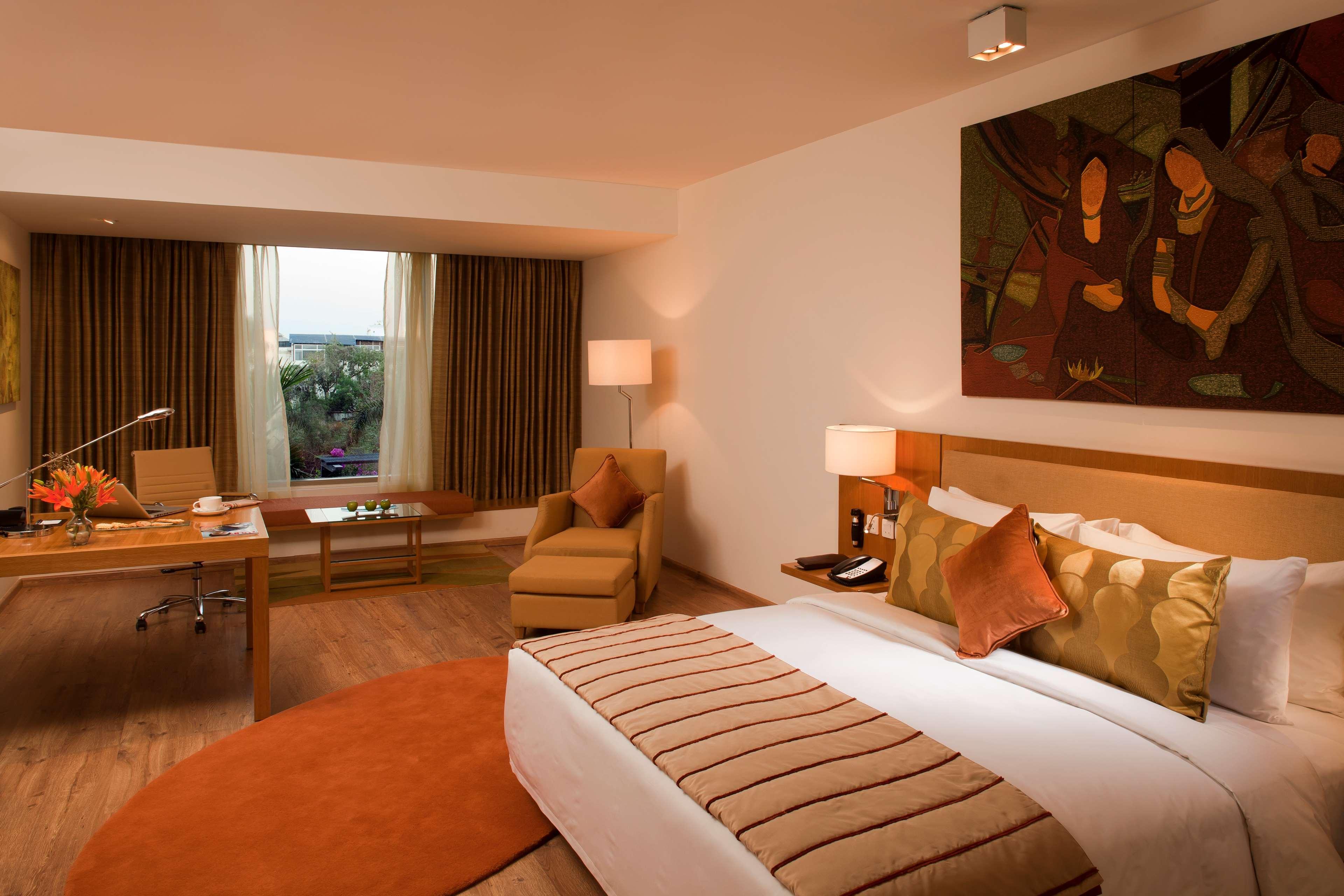 Radisson Blu Plaza Hotel Hyderabad Banjara Hills Chambre photo A room at the Taj Bengal