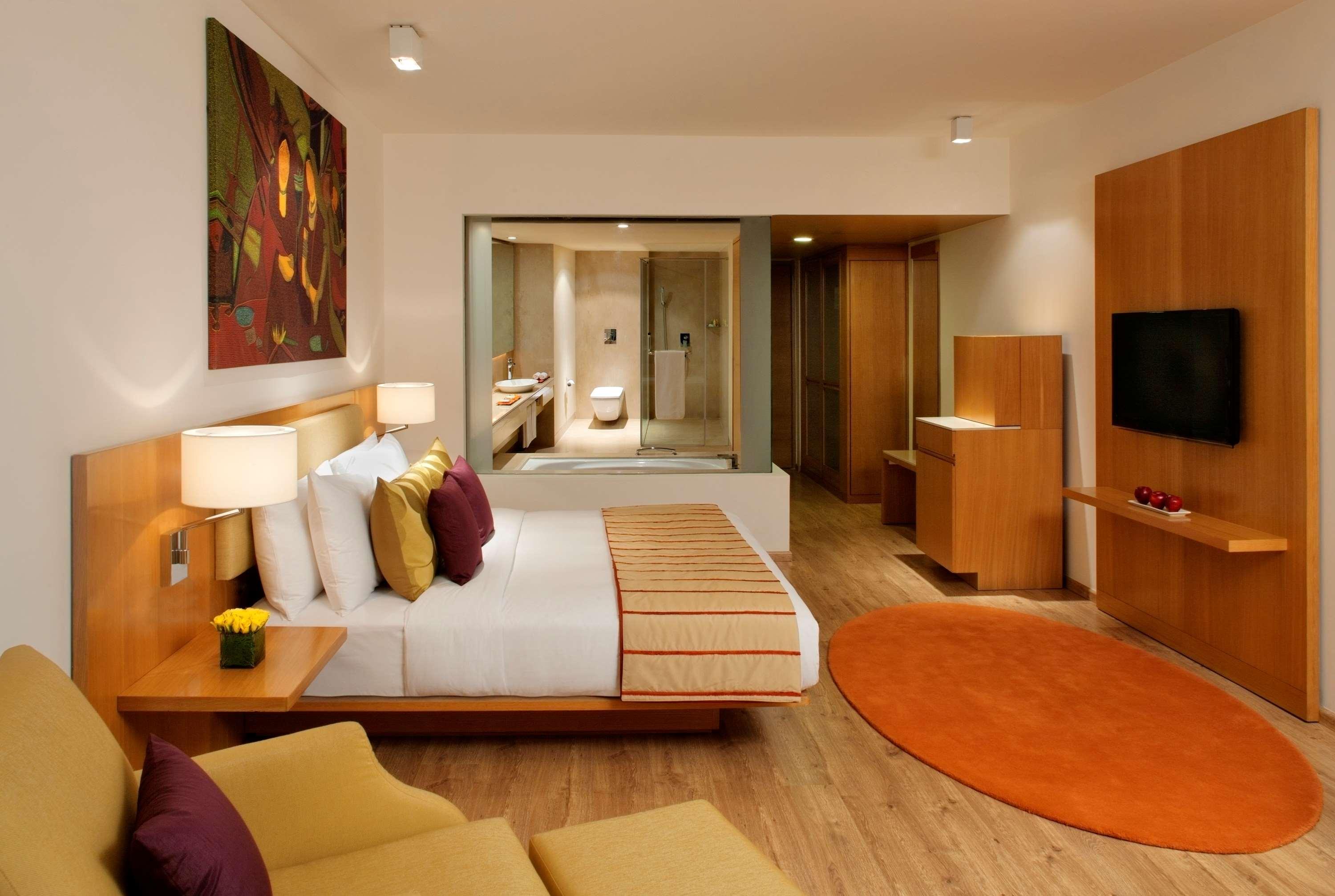 Radisson Blu Plaza Hotel Hyderabad Banjara Hills Chambre photo A room at the Park Hotel, New Delhi