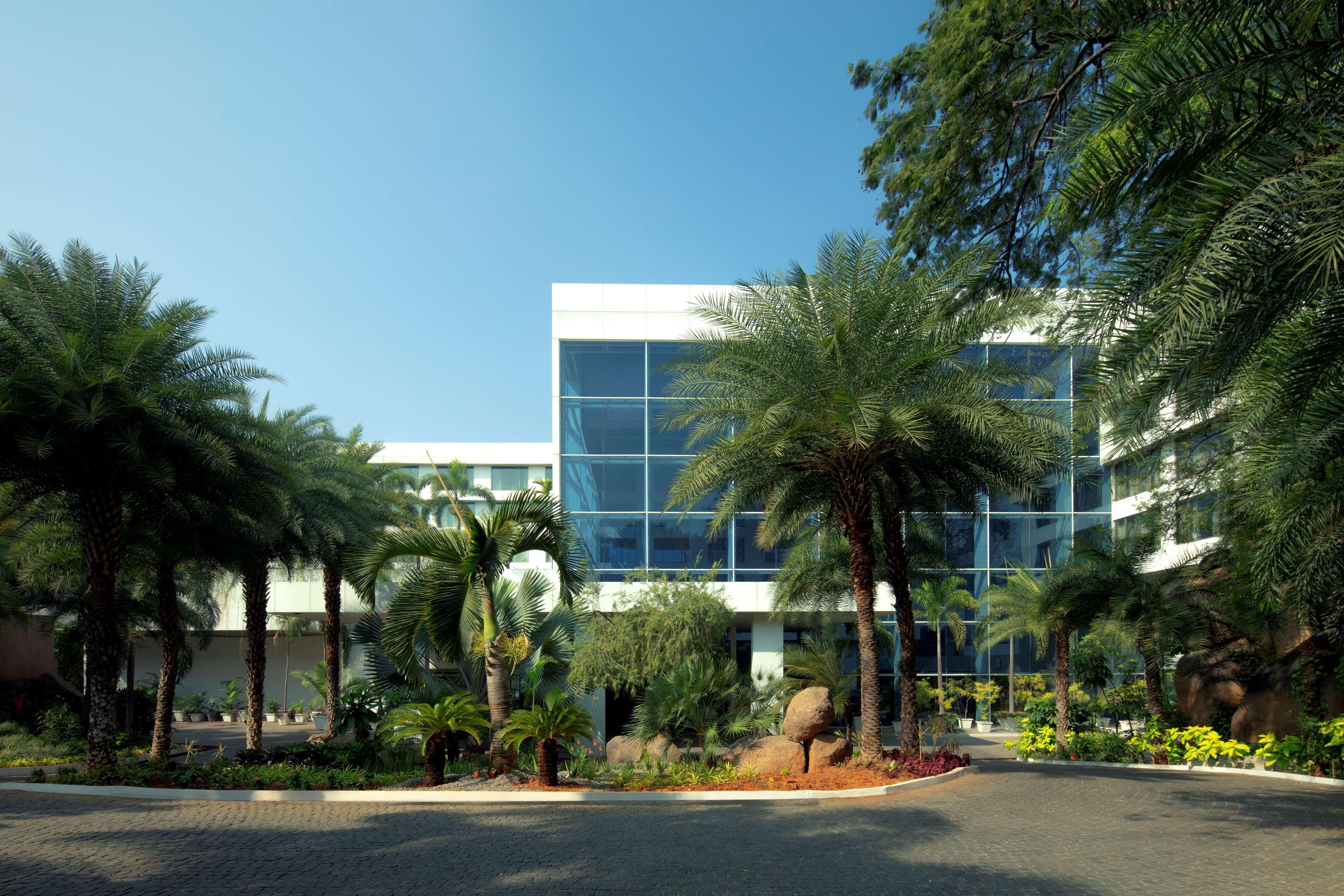 Radisson Blu Plaza Hotel Hyderabad Banjara Hills Extérieur photo The Infosys campus in Mysore